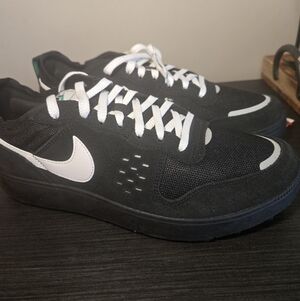 Nike :Nike City Black and White Mens Size 11 New